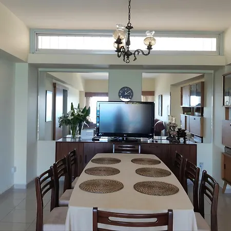 Beachfront Bliss 3br With Panoramic Sea View Apartman *