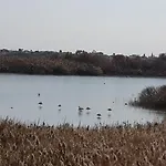 Beachfront Bliss 3br With Panoramic Sea View Вороклини