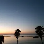 Beachfront Bliss 3br With Panoramic Sea View *