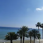 Beachfront Bliss 3br With Panoramic Sea View Апартаменты *