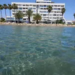 Апартаменты Beachfront Bliss 3br With Panoramic Sea View *