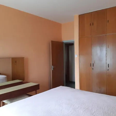 Enjoy Sunrise At Spacious 3br Flat By The Seafront * فوروكليني