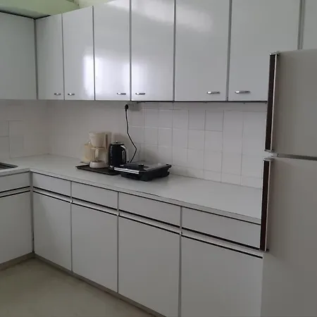 Enjoy Sunrise At Spacious 3br Flat By The Seafront Apartment
