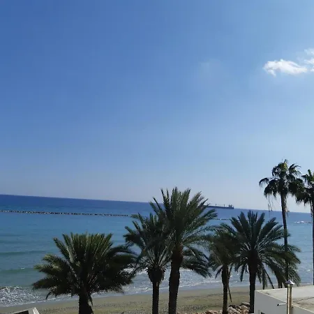 Enjoy Sunrise At Spacious 3br Flat By The Seafront Διαμέρισμα *