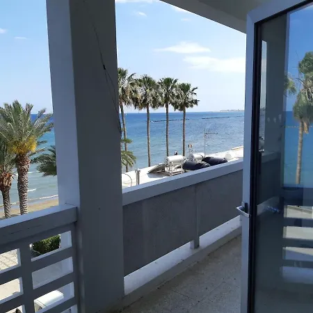 Διαμέρισμα Beachfront Bliss 3br With Panoramic Sea View Βορόκλινη