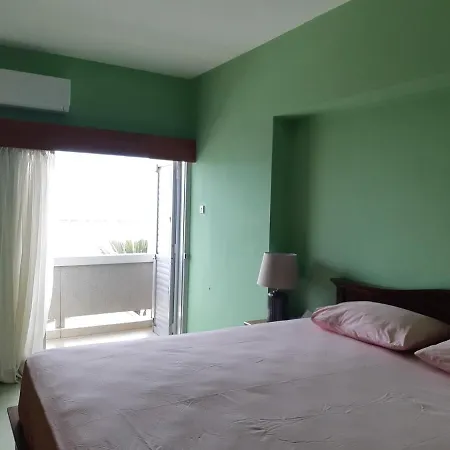 Enjoy Sunrise At Spacious 3br Flat By The Seafront Διαμέρισμα