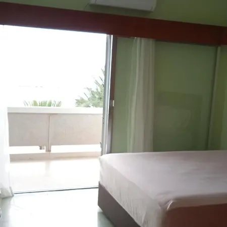 Enjoy Sunrise At Spacious 3br Flat By The Seafront Voróklini