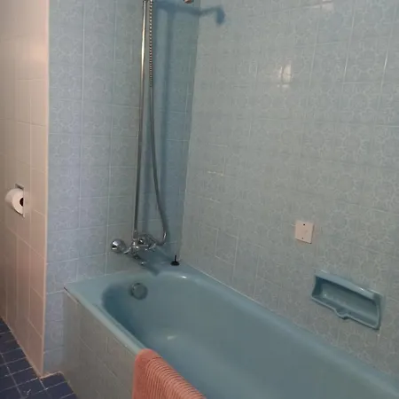 Enjoy Sunrise At Spacious 3br Flat By The Seafront Apartment *