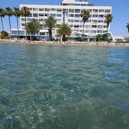 Apartment Enjoy Sunrise At Spacious 3br Flat By The Seafront *