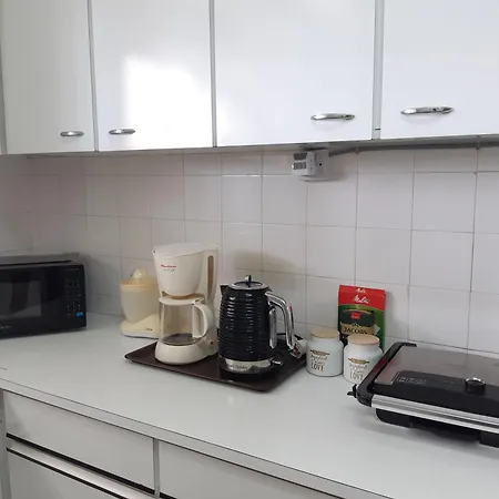 Apartman Enjoy Sunrise At Spacious 3br Flat By The Seafront