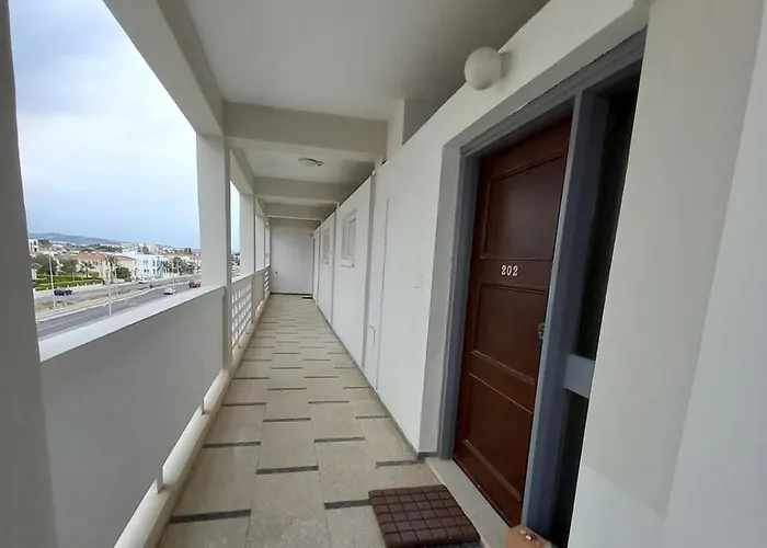 Enjoy Sunrise At Spacious 3br Flat By The Seafront Apartmán Voroklini