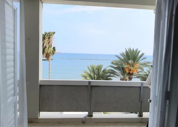 Enjoy Sunrise At Spacious 3br Flat By The Seafront * Voroklini