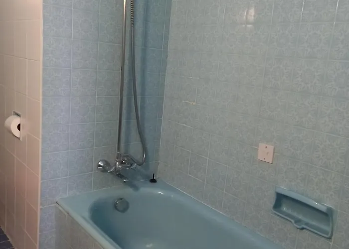 Enjoy Sunrise At Spacious 3br Flat By The Seafront Apartmán *