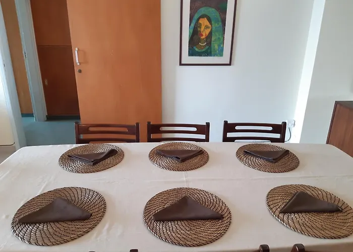 Enjoy Sunrise At Spacious 3br Flat By The Seafront Apartmán *