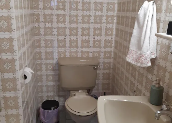 Enjoy Sunrise At Spacious 3br Flat By The Seafront